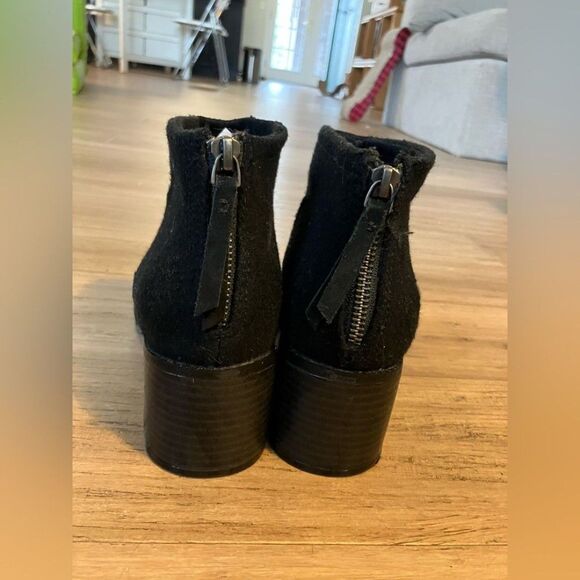 Quality TOMS   black heeled women’s boots leather/wool 9.5 side zip retail $84 - Picture 5 of 8